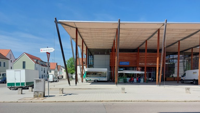 Grossansicht in neuem Fenster: Marktstand Gemüse Kottermair