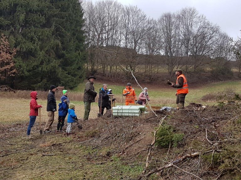 Pflanzaktion Wald mit Bürgermeister